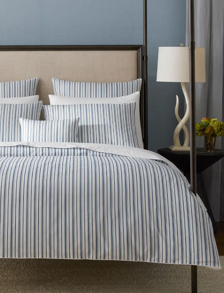 An view of an Calypso Bed