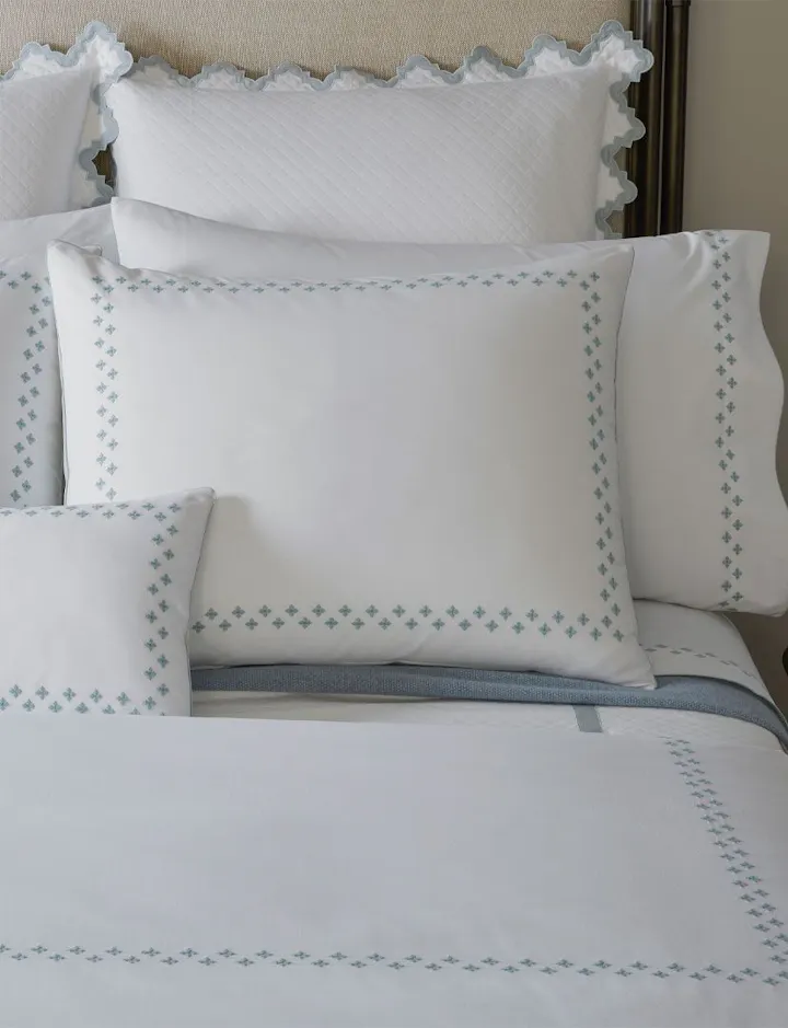 An view of an Casablanca Bed